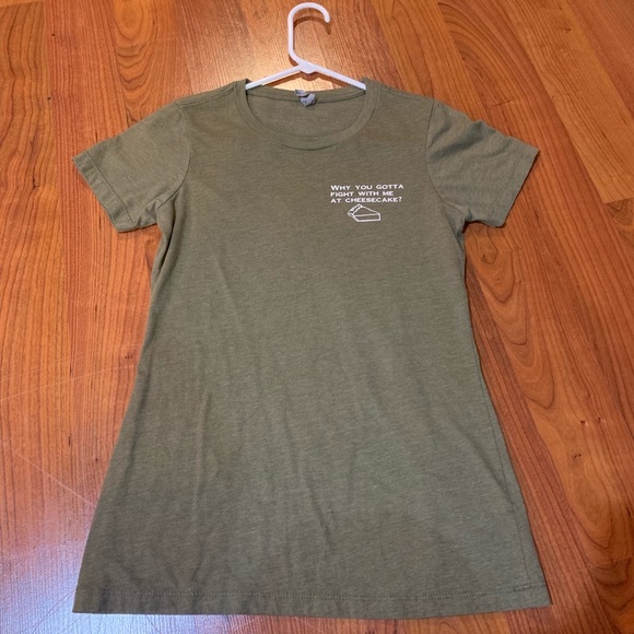 tee - Picture 1 of 1